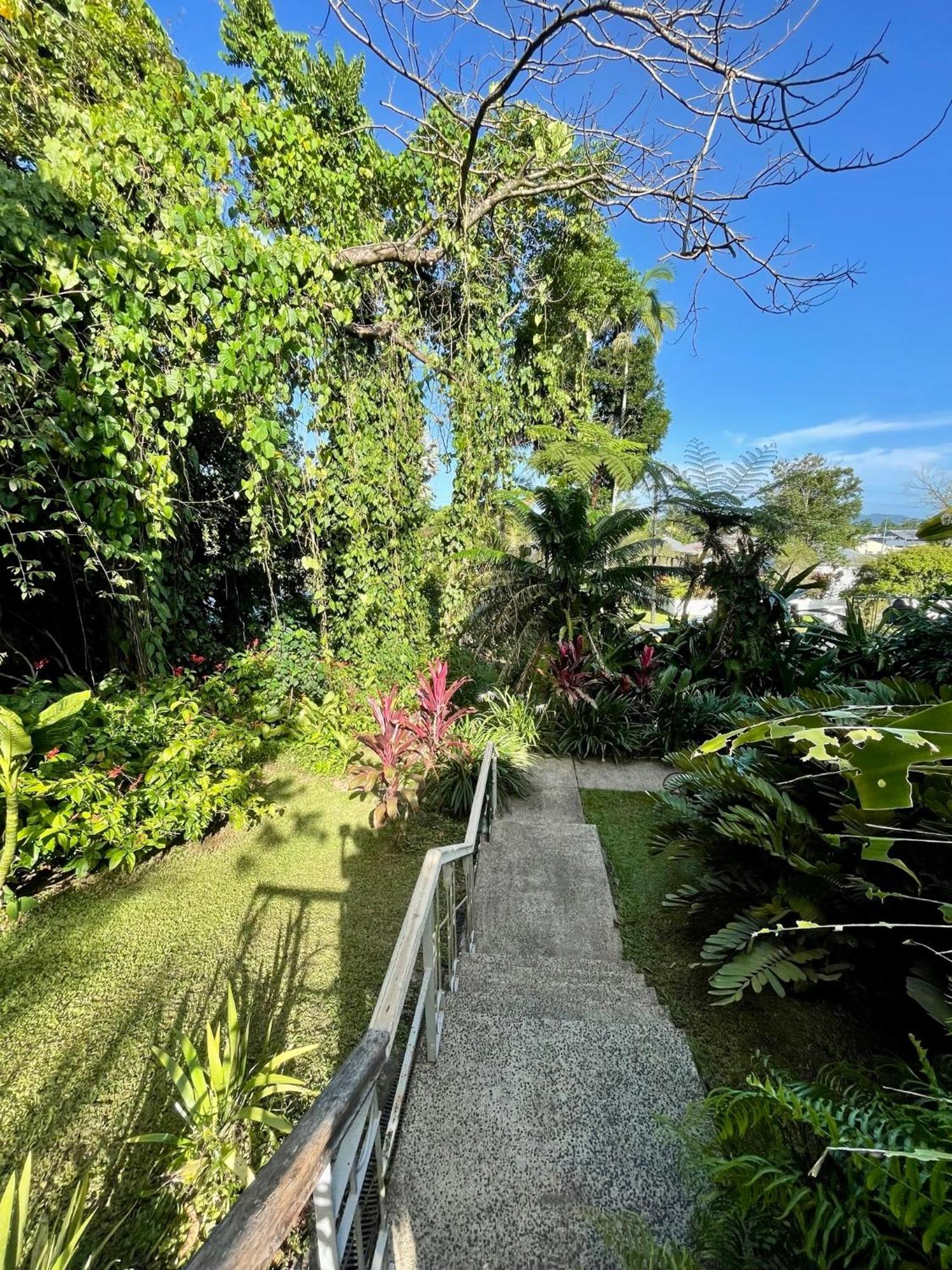 Babinda Quarters Hotel Kültér fotó